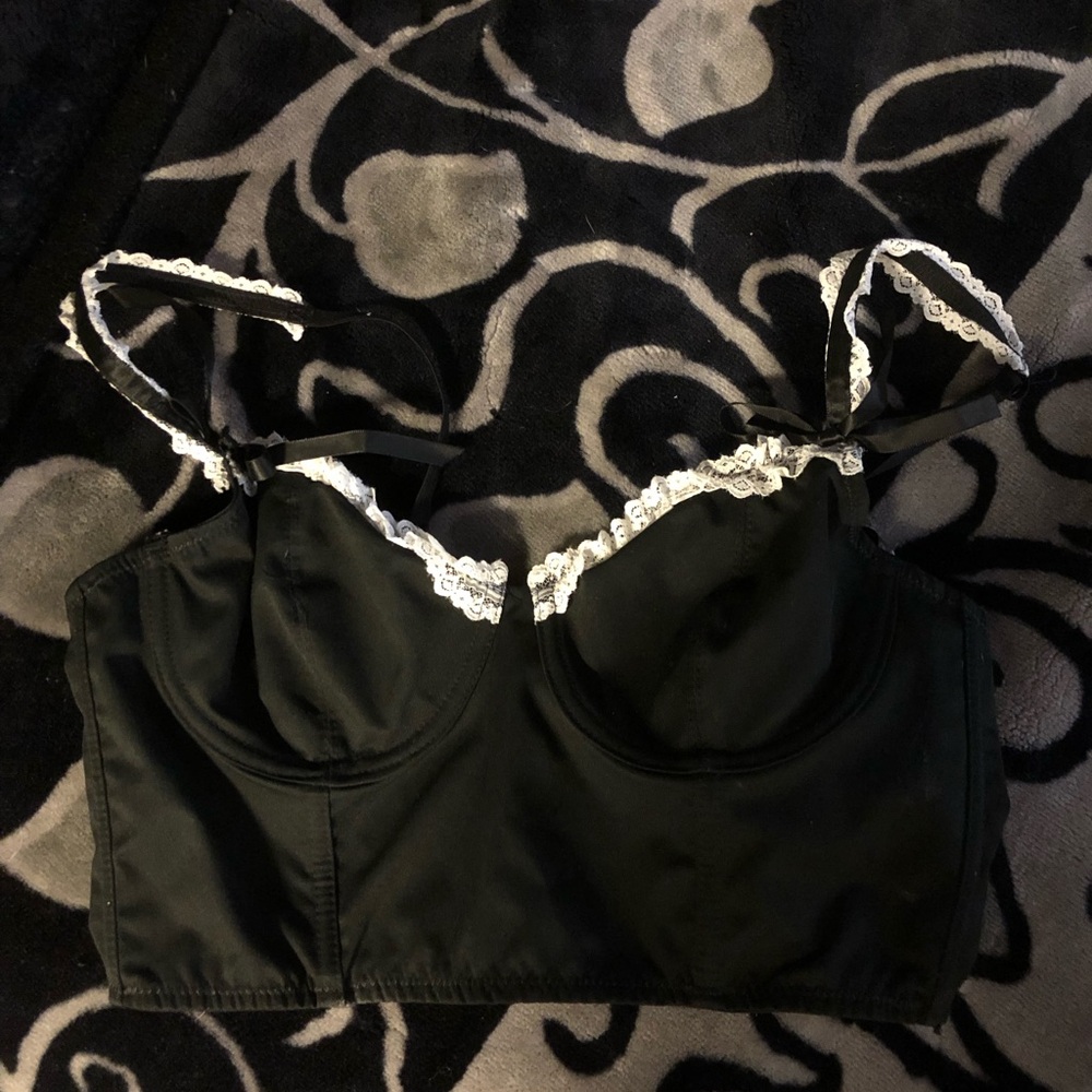 Widow corset bra top with white lace trim